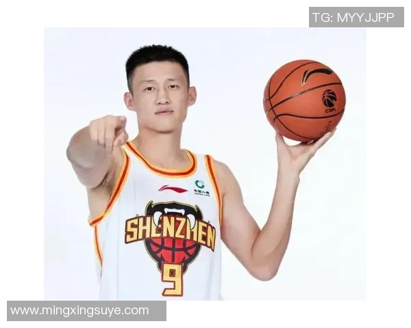 周鹏：从篮球场上的拼搏者到社会公益的践行者，传递正能量与希望