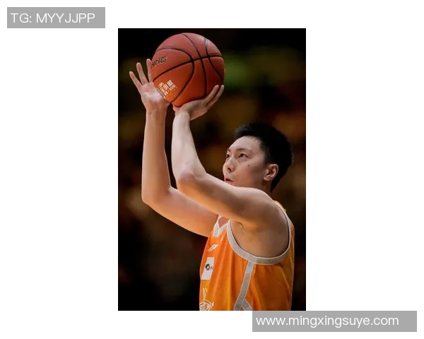 胡明轩：从青涩少年到篮球明星的成长之路与奋斗故事